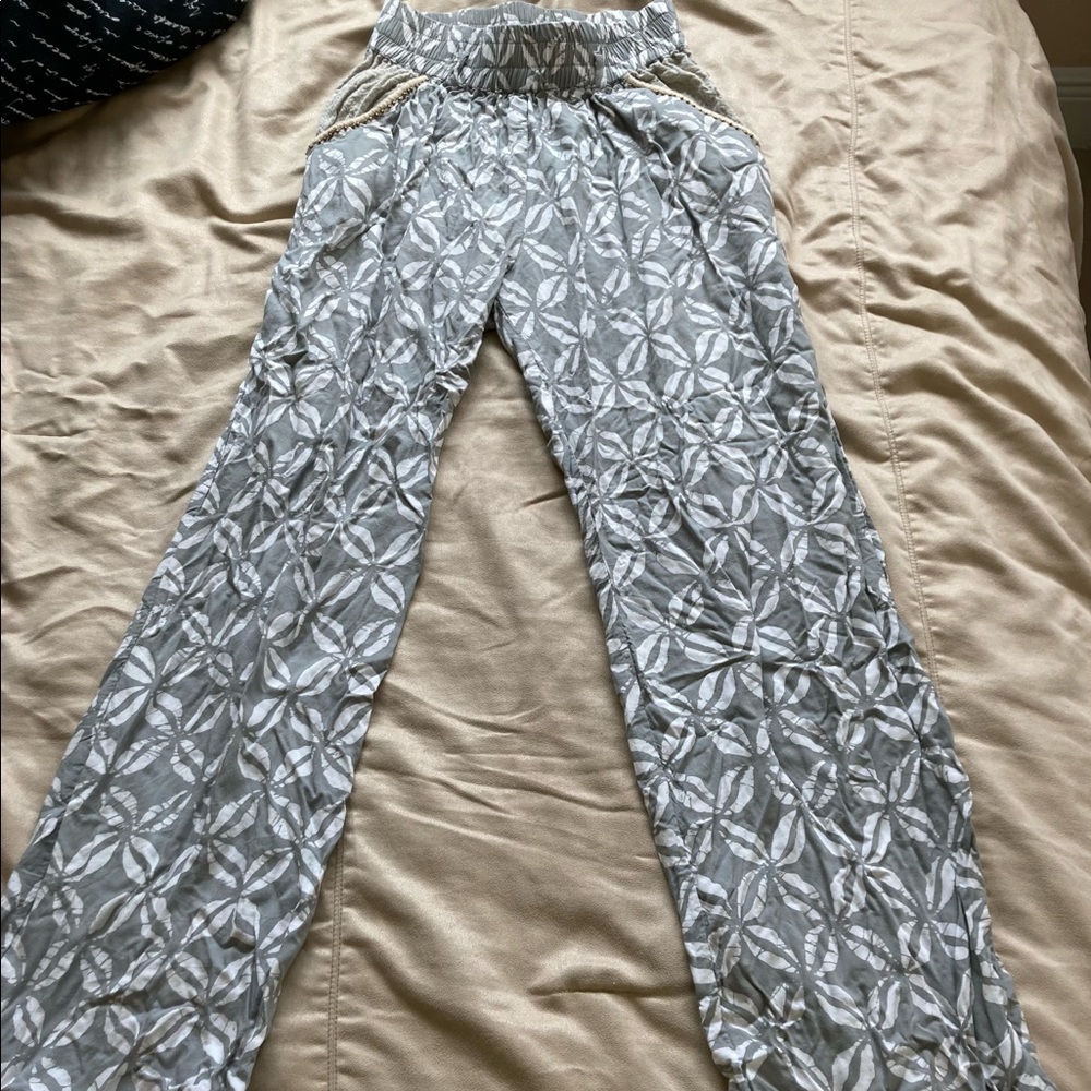 very refreshing pants by Skemo very lovely fabric